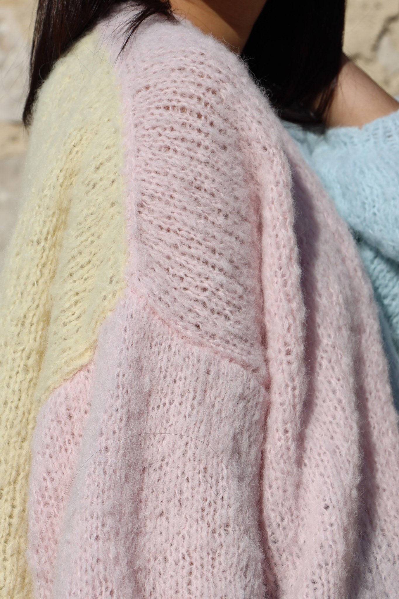 Gilet Anetta pastel tricolore en stock