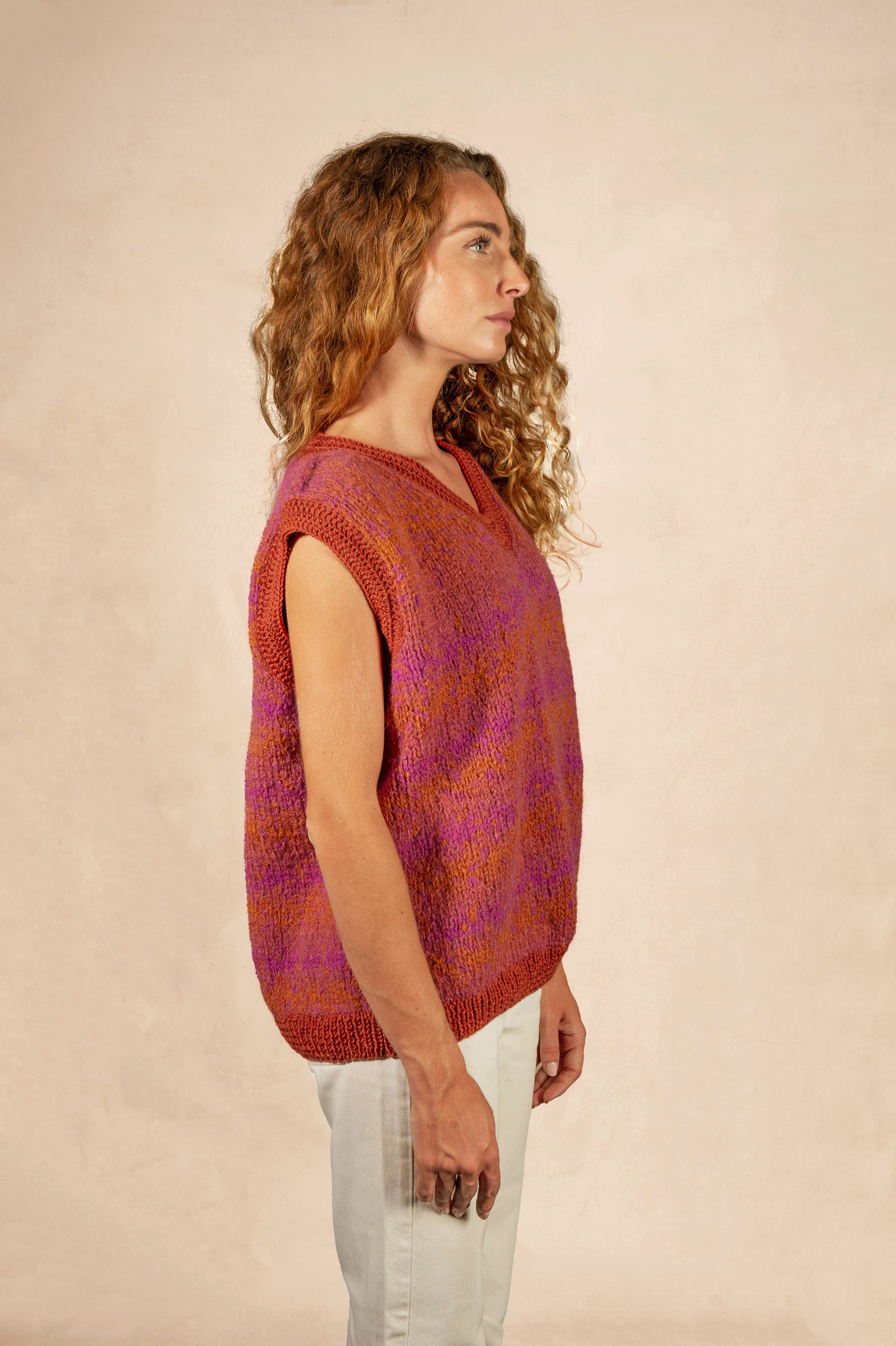 Pull Léon unisexe marron en stock