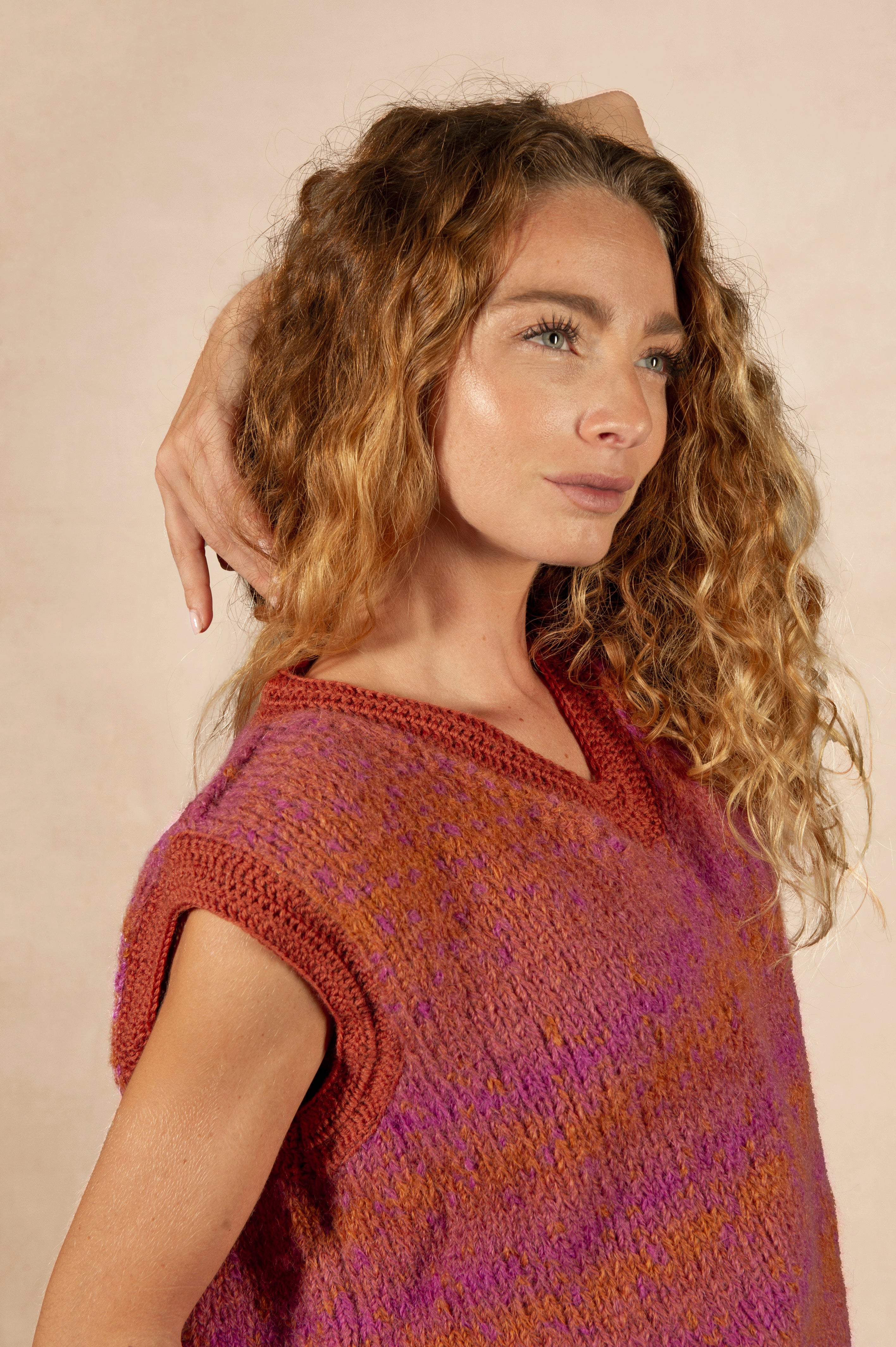 Pull Léon unisexe marron en stock