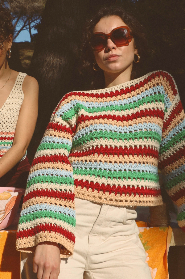 Pull ample Maille brossée de mohair et laine mélangés à rayures rouges Pull ample Maille brossée de mohair et laine mélangés à rayures rouges